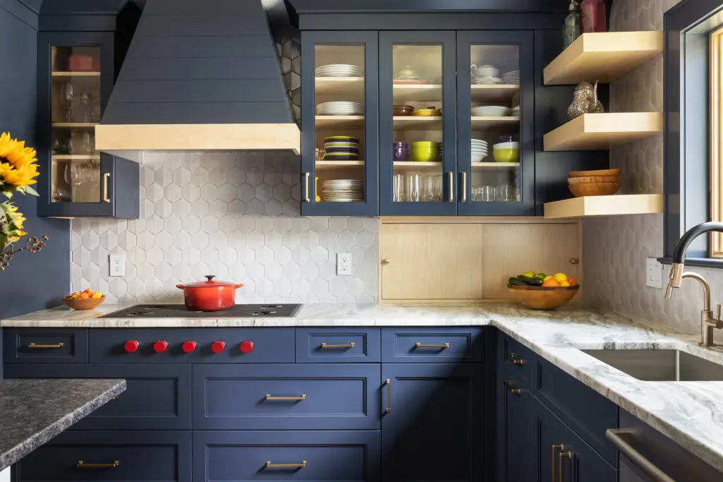 blue kitchen cabinets
kitchen cabinets in Benjamin Moore Hale Navy